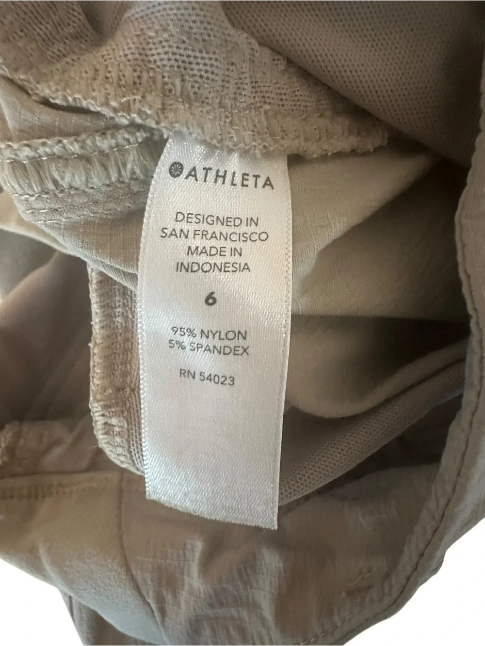 Athleta Neutral-Tone Cargo Joggers in Taupe Beige